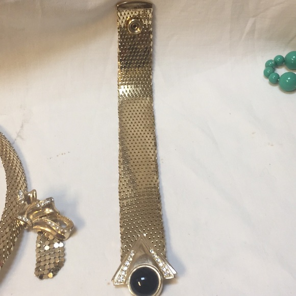 Vintage necklace Bracelet and Clip On Earrings - Picture 6 of 9